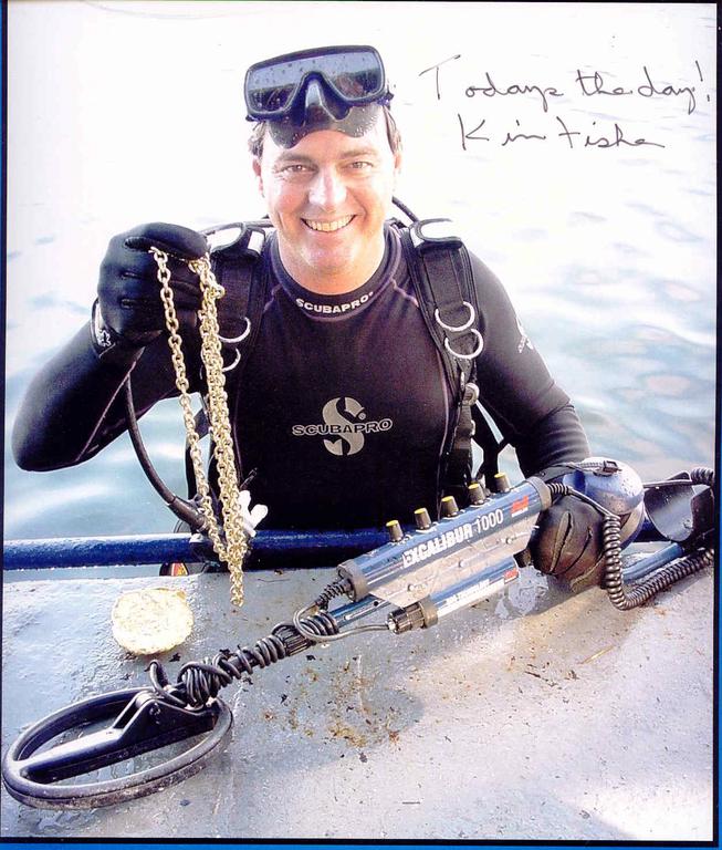 Мел Фишер с подводным металлоискателем Excalibur Ьштудфи