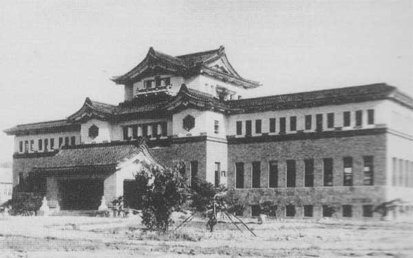 Музей Карафуто, построенный в 1937 году, сам по себе жемчужина — таких «японских» зданий и в самой Японии почти не осталось