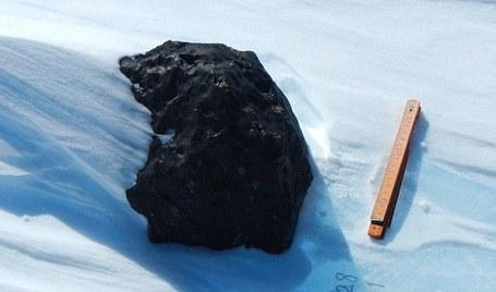 В Антарктиде найден самый крупный за 25 лет метеорит 18 кг