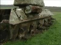 Нашли заброшенный танк Т-34 стоит по средине поля. На берегу речки Кармиус, Старобейчевский район, Донецкого края с 40-х годов стоит танк Т34. 