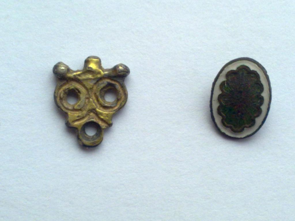 фигурная серебрушка с позолотой + медяха с эмалью...