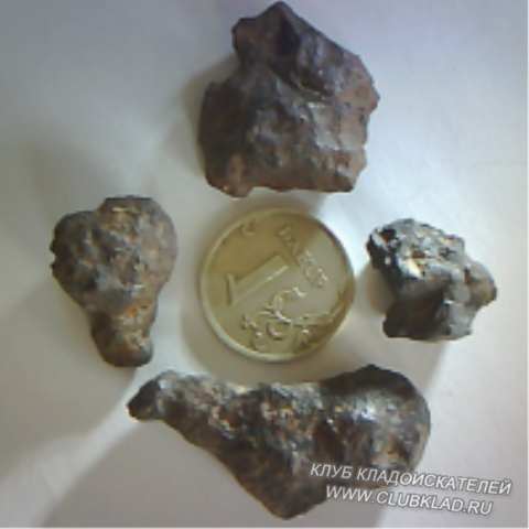 Метеориты железные с вкраплениями породы магнитят - Ростовская обол.