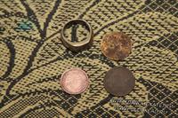 Серебряная печатка и монеты